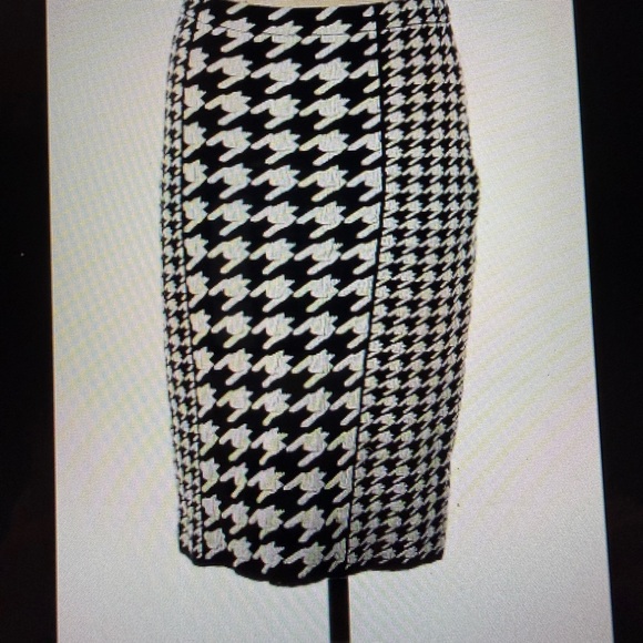 Elle Collection Dresses & Skirts - Elle Collection Houndstooth Pencil Skirt